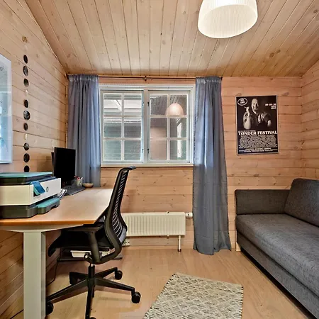 Feriehus Amazing In With Sauna